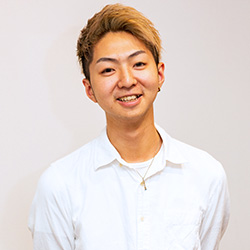 スタッフ紹介