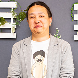 スタッフ紹介